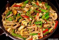 Gluten-Free Asparagus Chicken Penne with Dairy-Free Walnut Pesto
