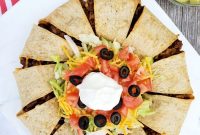 Keto Taco Ring Recipe with Cheesy Beef Filling