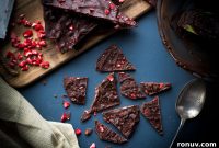 Chocolate-Covered Strawberry Bark with Freeze-Dried Strawberries