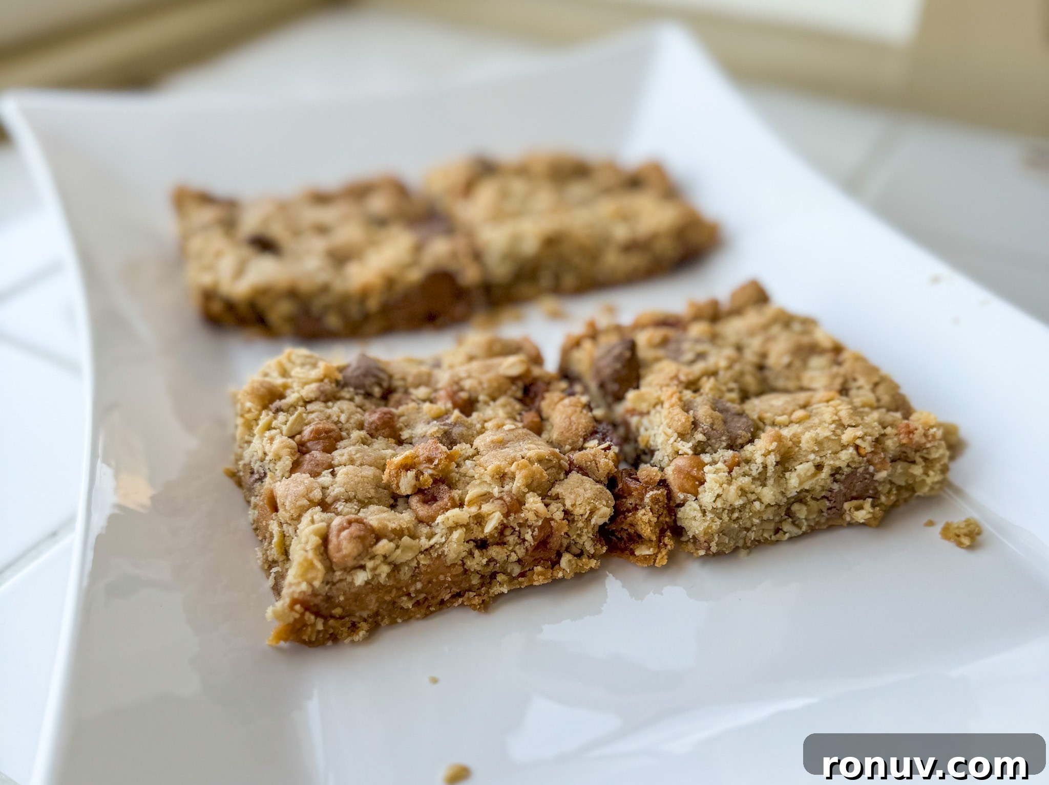 Caramel Chocolate Chip Cookie Bars 5 img 12727 4