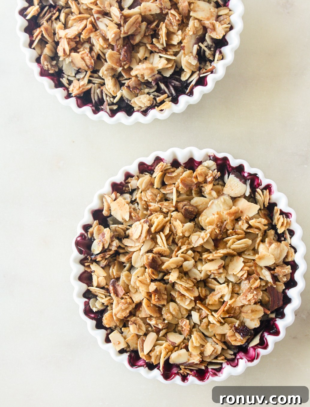 Blueberry Crisp Recipe with Crunchy Oat Topping 3 Naturally sweetened blueberry crisp with an oat and honey topping. Vegan and gluten-free.