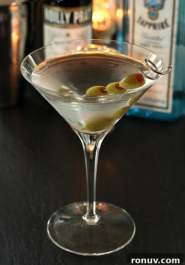 How to Make a Classic Martini 3 Two martini glasses