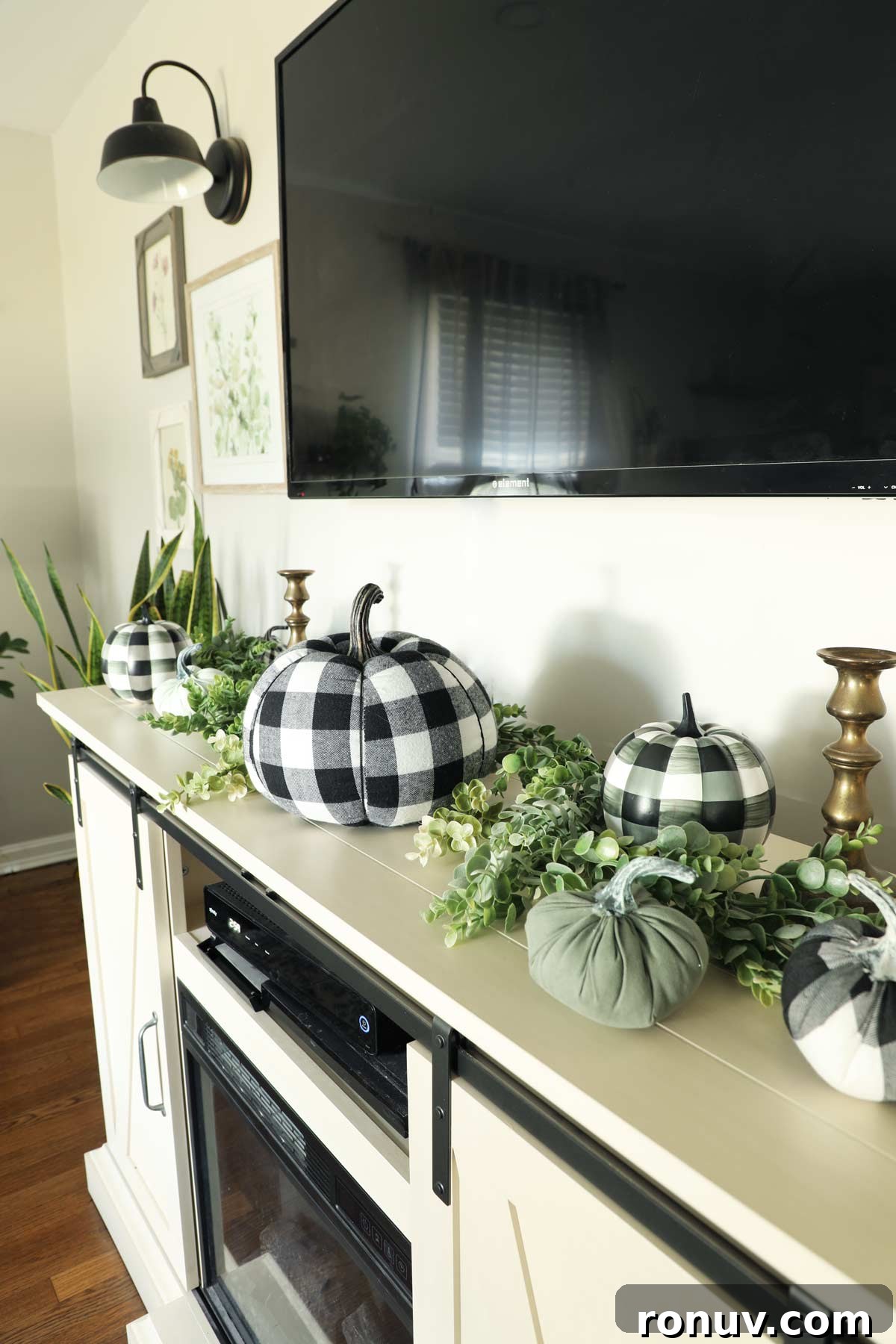 Teal Fall Decor Ideas to Refresh Your Autumn Home 9 Buffalo check pumpkins