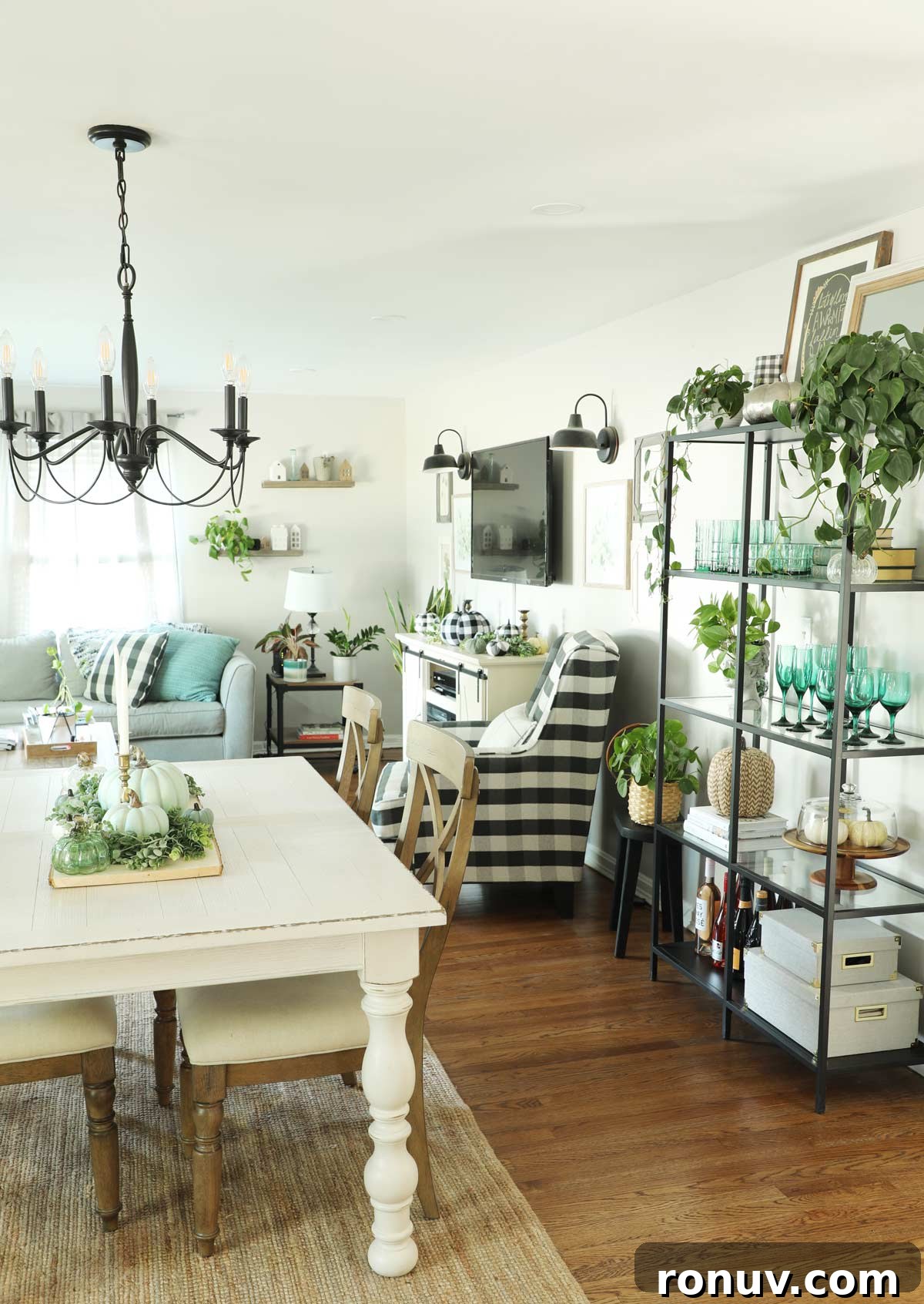 Teal Fall Decor Ideas to Refresh Your Autumn Home 10 Teal Fall Farmhouse Decor