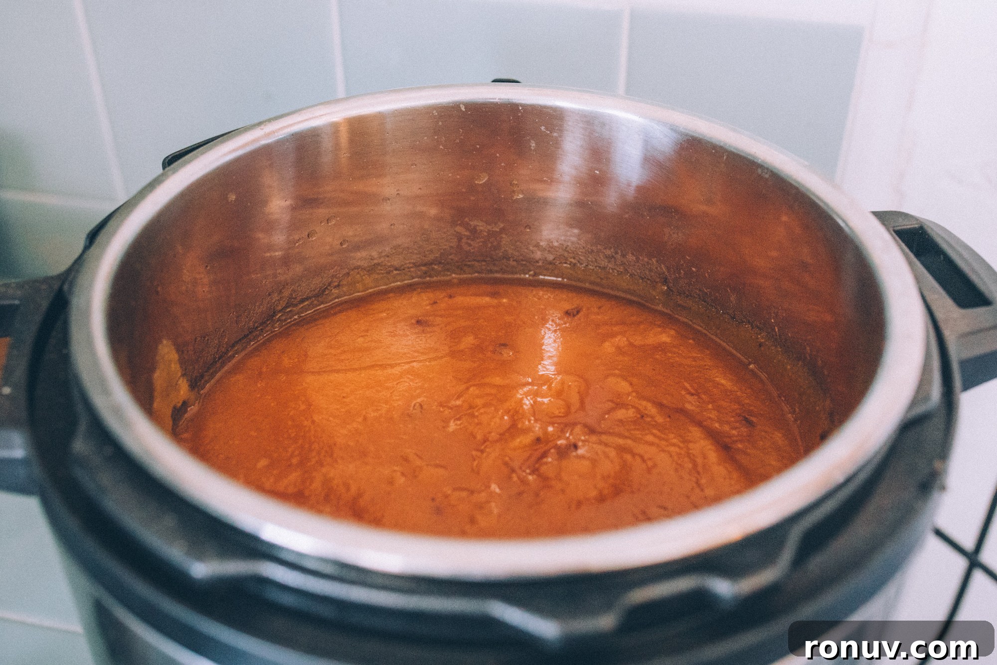 Homemade Apple Butter: Smooth Spiced Spread 9 Instant Pot Apple Butter