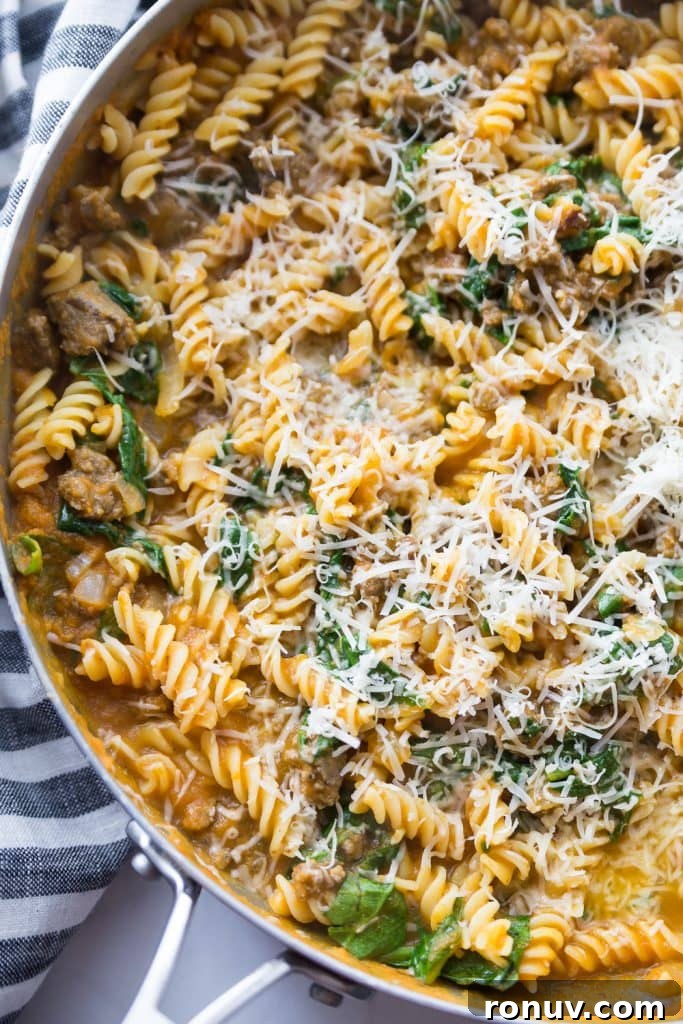 Creamy Pumpkin Pasta with Spicy Sausage Recipe 5 img 2471 4