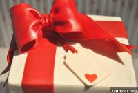 Red Velvet and White Chocolate Gift Cake Recipe