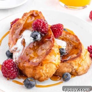 Vegan French Toast Recipe with Cinnamon Maple Syrup 17 Vegan French toast with berries and maple syrup