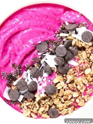 One Pitaya Bowl with toppings.