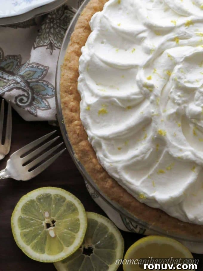 Low-Carb Gluten-Free Lemon Curd Pie Recipe 2 Low Carb Lemon Curd Pie is an easy Summer favorite in my house. | low carb, gluten-free, paleo, thm | lowcarbmaven.com
